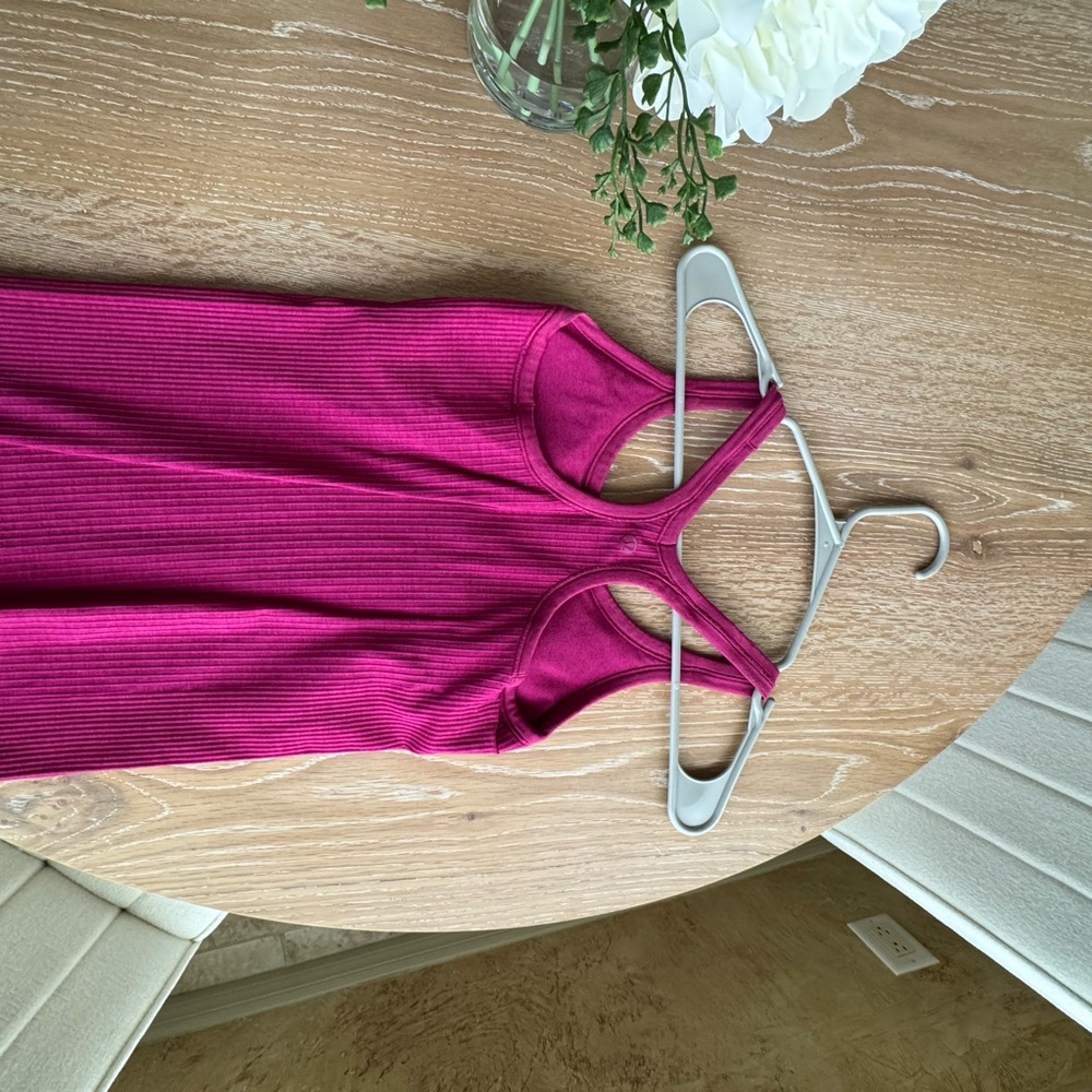 Lululemon Athletica Fuchsia Ribbed Tank